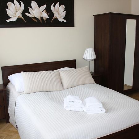 Place 4 You Apartments Krakow Bagian luar foto