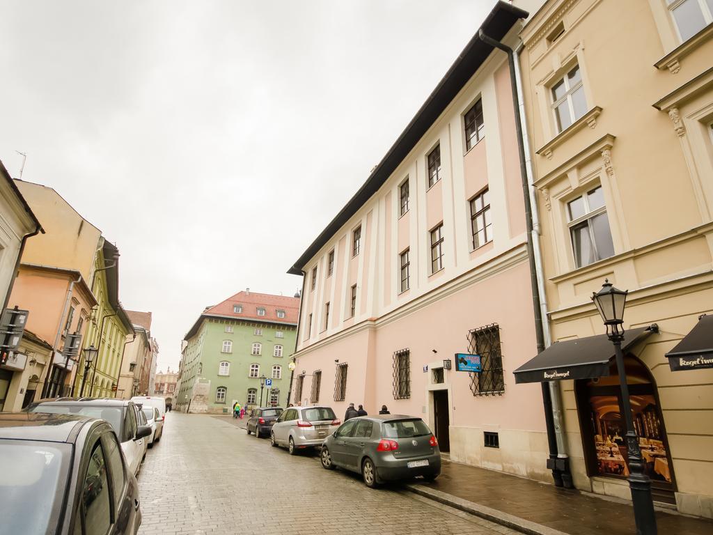 Place 4 You Apartments Krakow Bagian luar foto