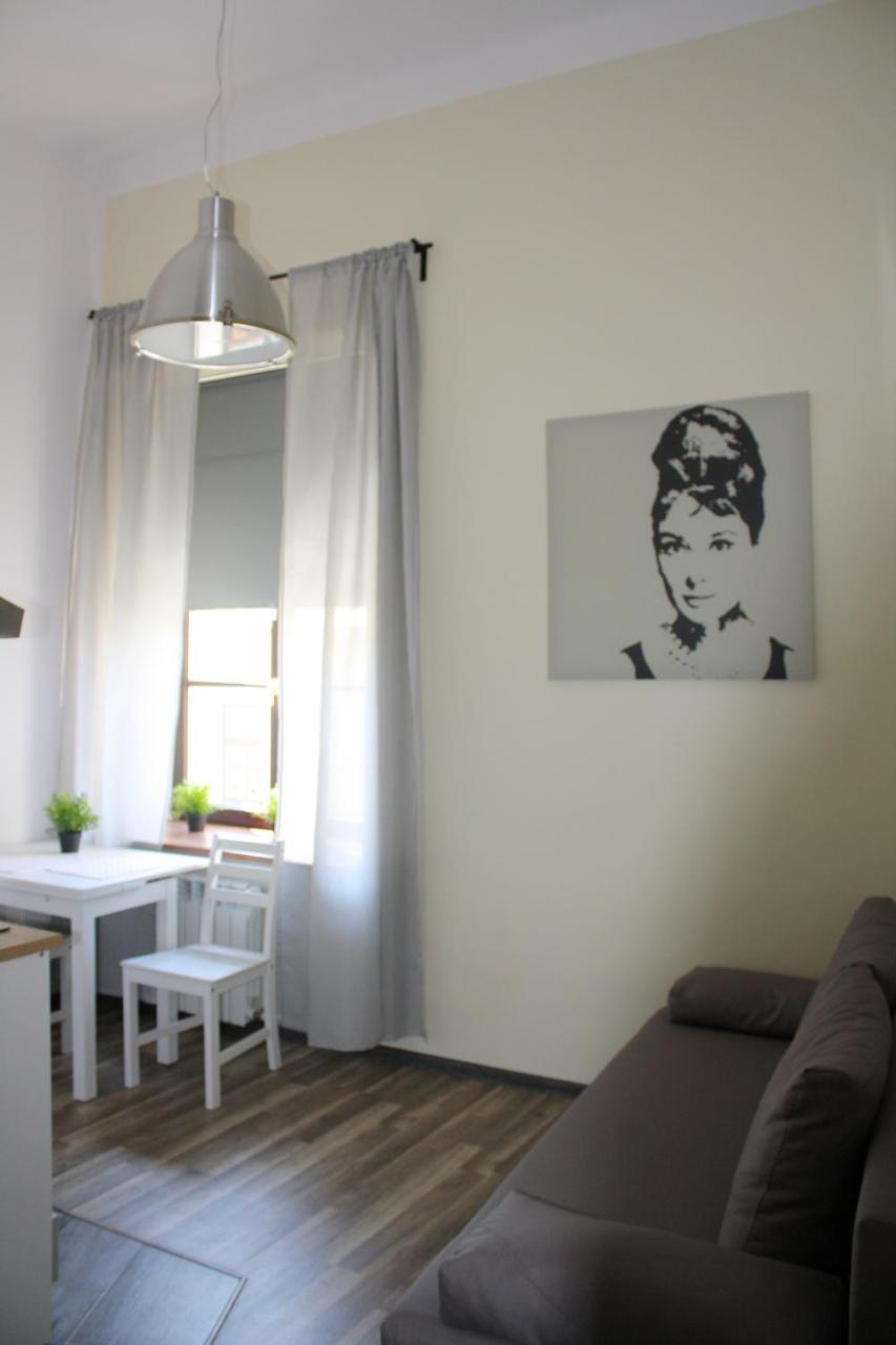 Place 4 You Apartments Krakow Bagian luar foto