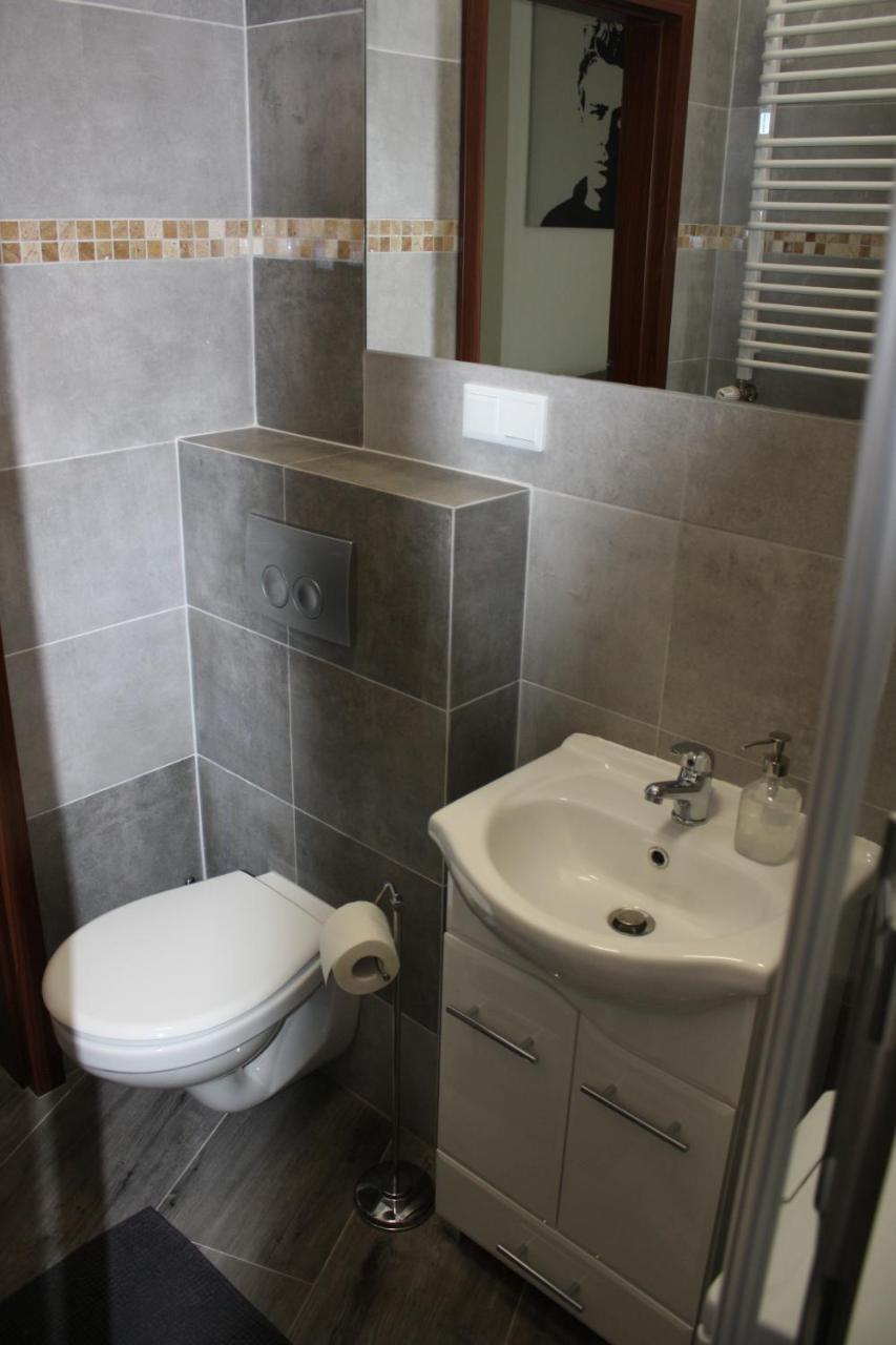 Place 4 You Apartments Krakow Bagian luar foto
